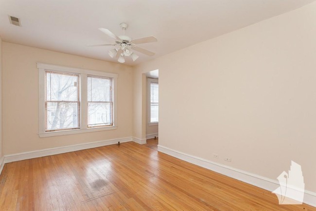 Primary Photo - 1 bedroom in Chicago IL 60657