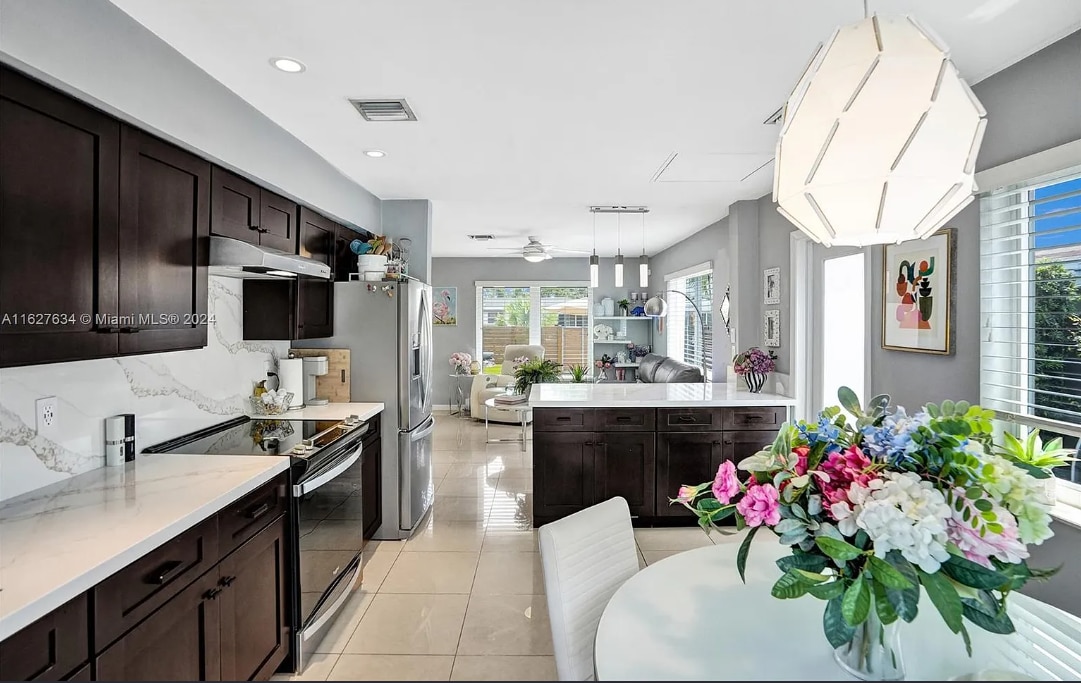 Building Photo - 1001 NE 17th Ct