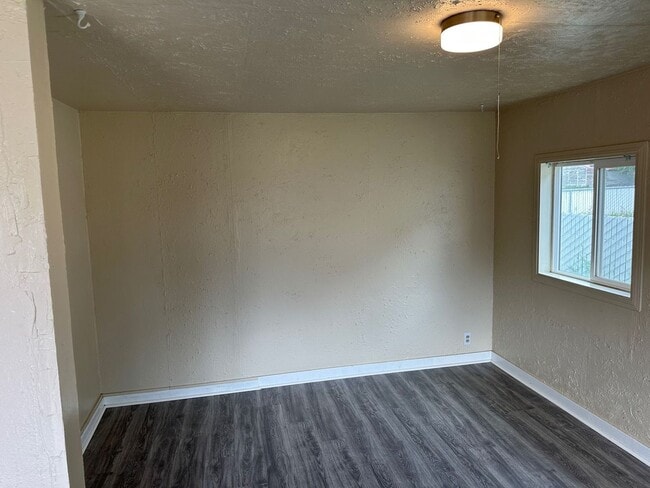 Building Photo - 4831 Frieda Ave