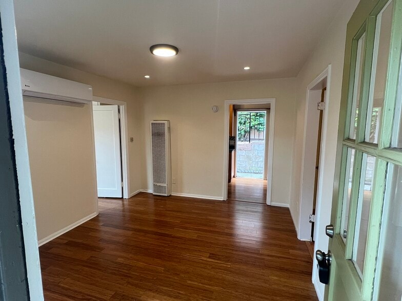 Building Photo - 2019 Cypress Ave