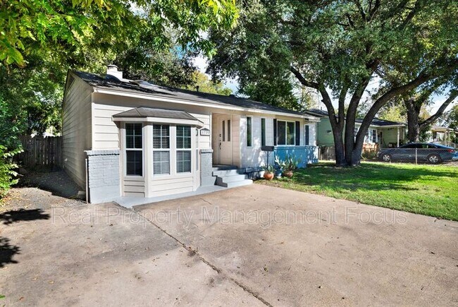 Building Photo - 1725 Brake Dr