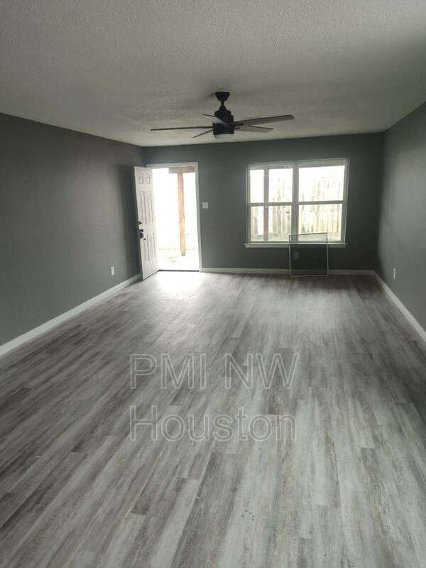 Building Photo - 2687 Gessner Rd