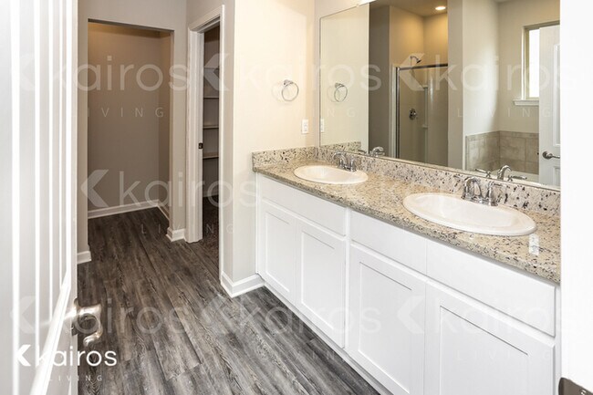 Building Photo - 6715 Tiger Pointe Dr.