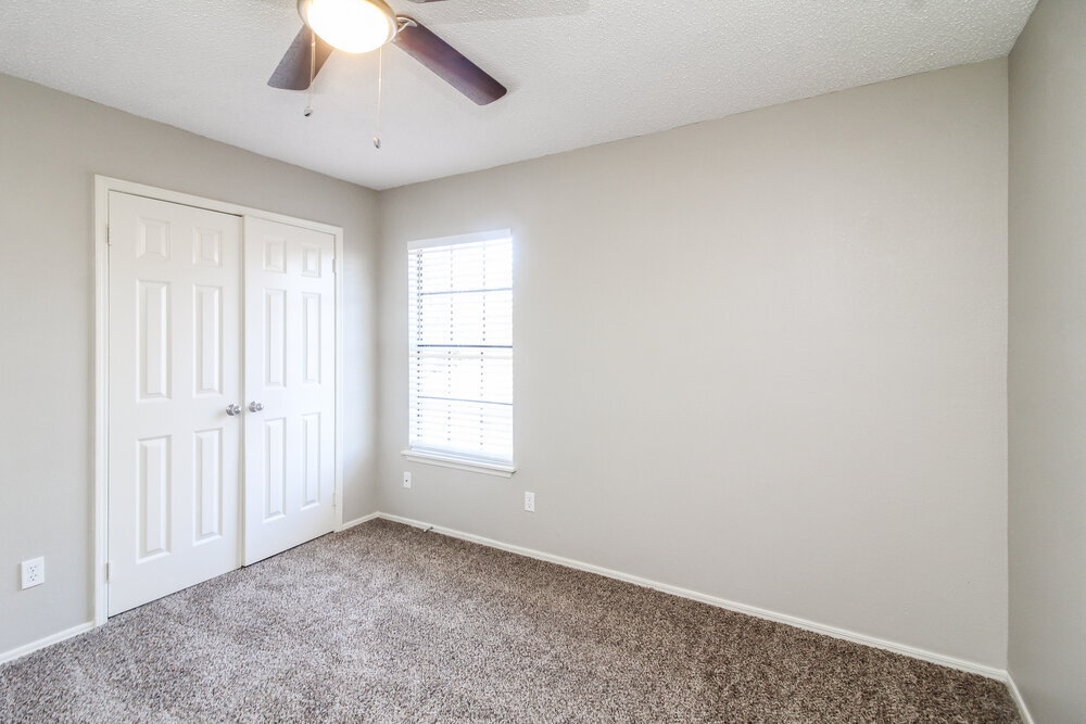 Building Photo - 423 Barton Dr