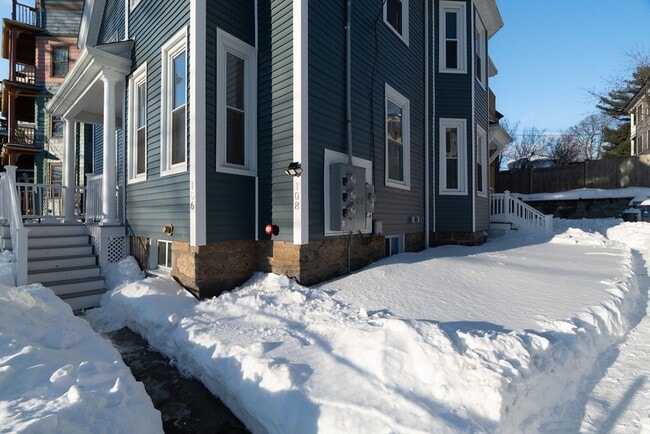 Building Photo - 106 Paul Gore St