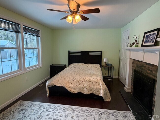 Building Photo - 7667 Charlemont Dr