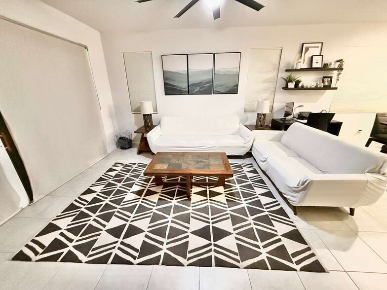 Building Photo - 184 Summershore Dr