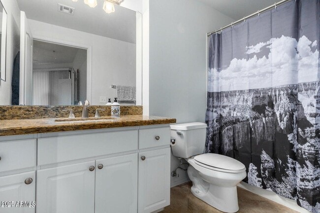 Building Photo - 1701 E Colter St