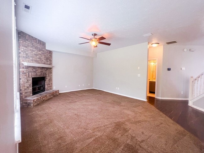 Building Photo - 10640 Northern Dancer Dr