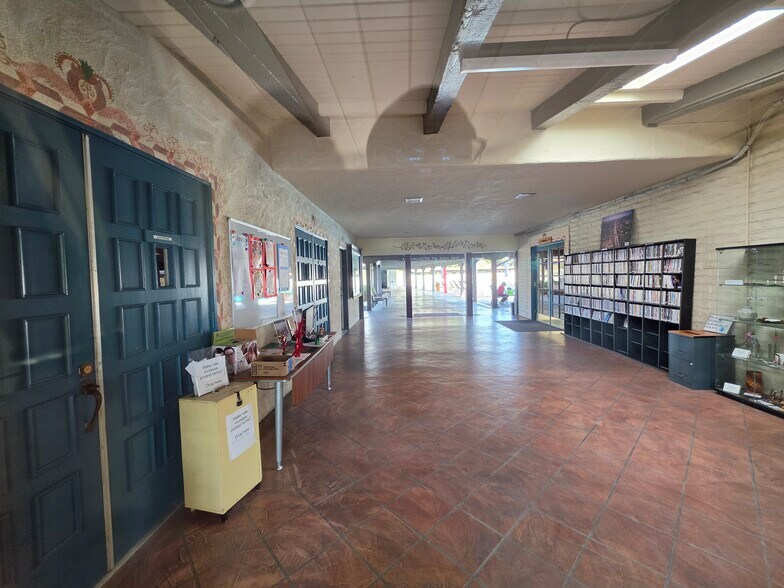 Building Photo - 16625 Roca Dr