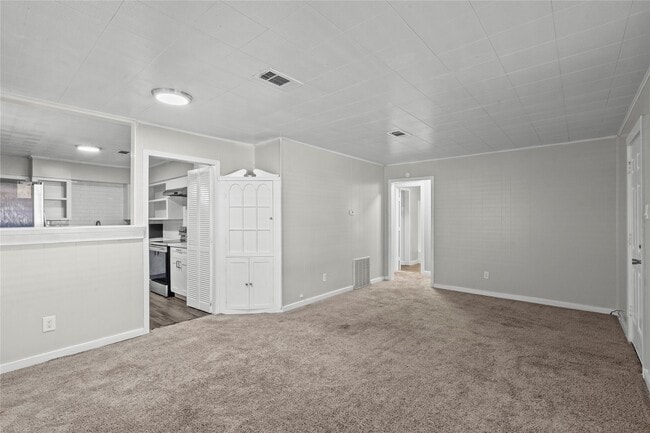 Building Photo - 1916 N Logan St