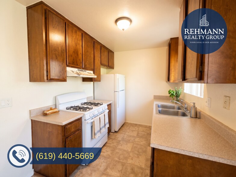 Building Photo - 1010 S Magnolia Ave