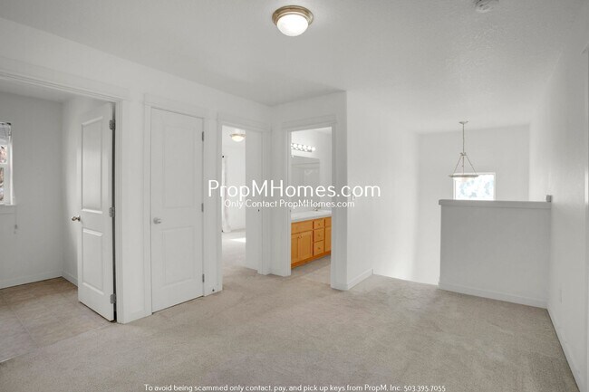 Building Photo - Spacious Bull Mountain 4 Bedroom Home - Huge Yard!