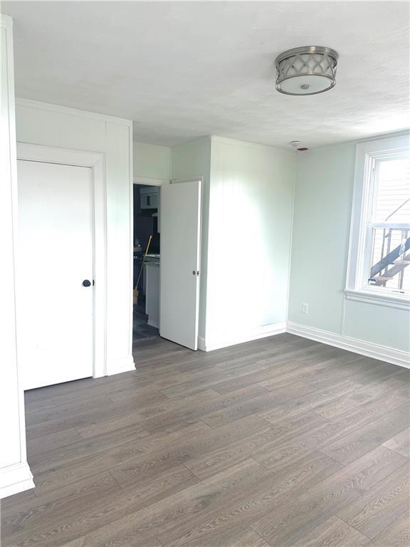 Building Photo - 804 Main St