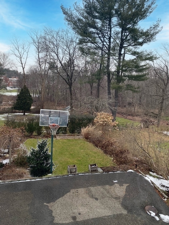 Building Photo - 35 Wellesley St