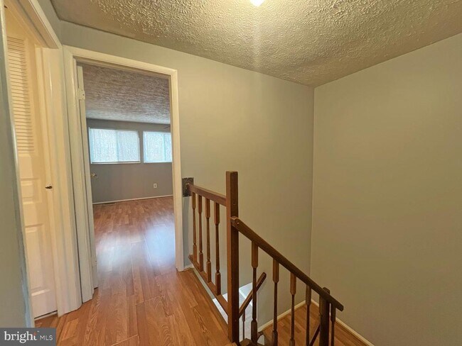 Building Photo - 8104 Willowdale Ct