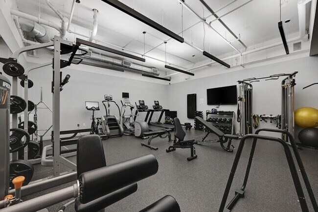 Building Photo - 160 1st St