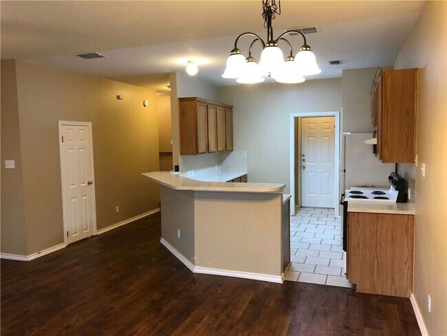 Building Photo - 8102 Willet Trail