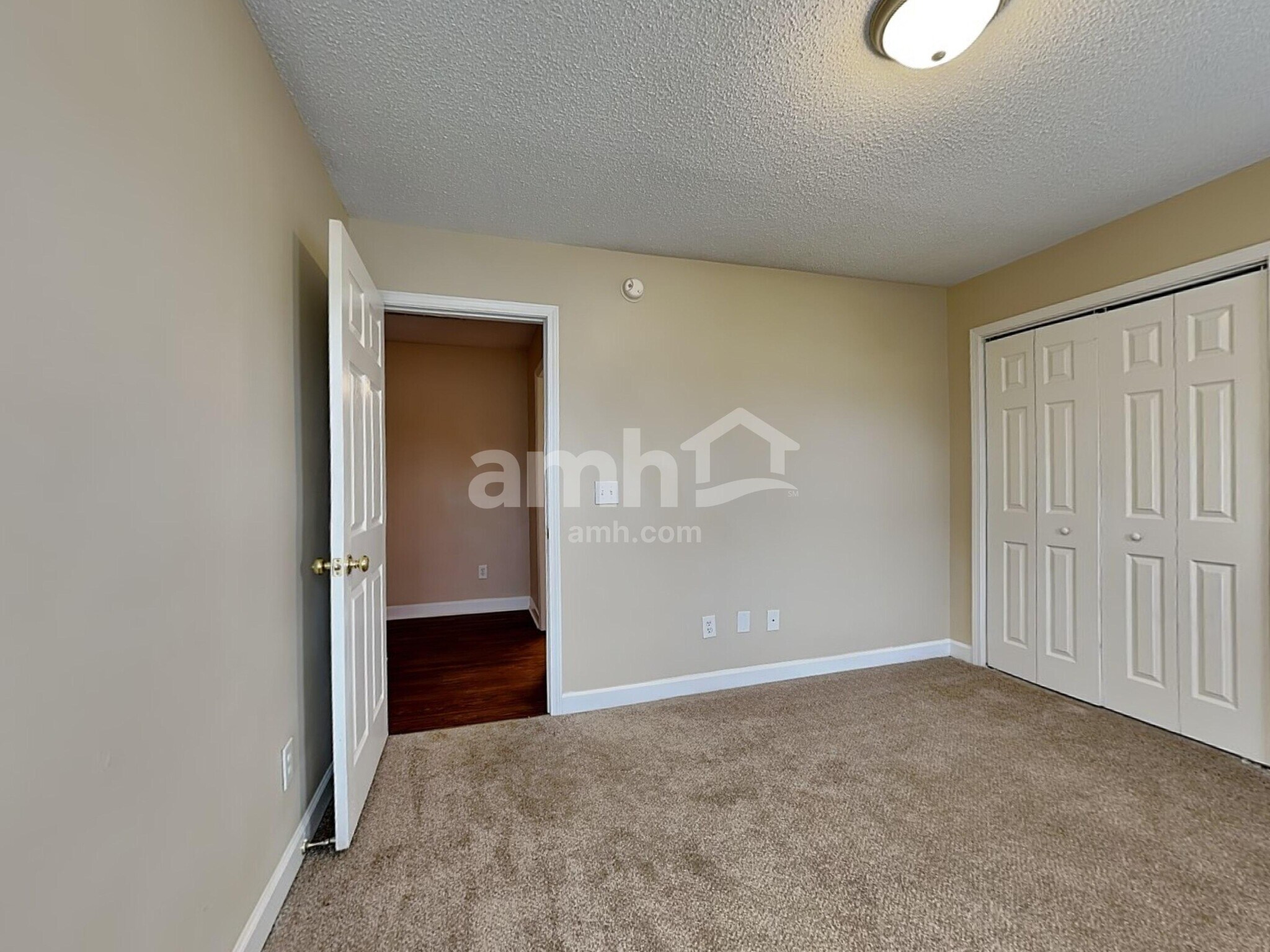 Building Photo - 401 Tar Heel Ln