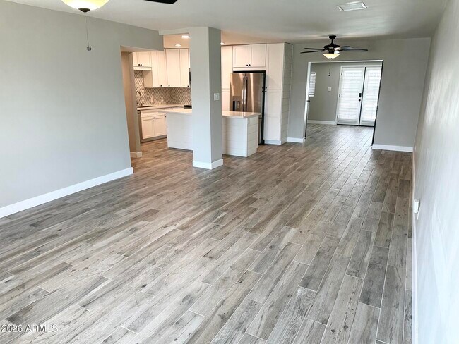 Building Photo - 2220 E Heatherbrae Dr