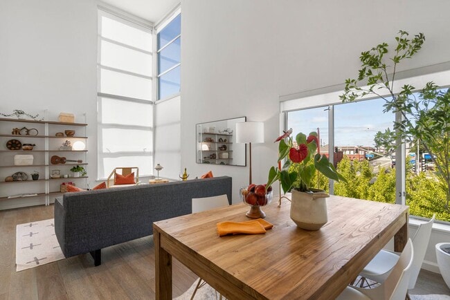 Building Photo - 1364 Powell St