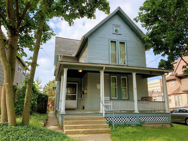 Primary Photo - 318 Cherry St SE
