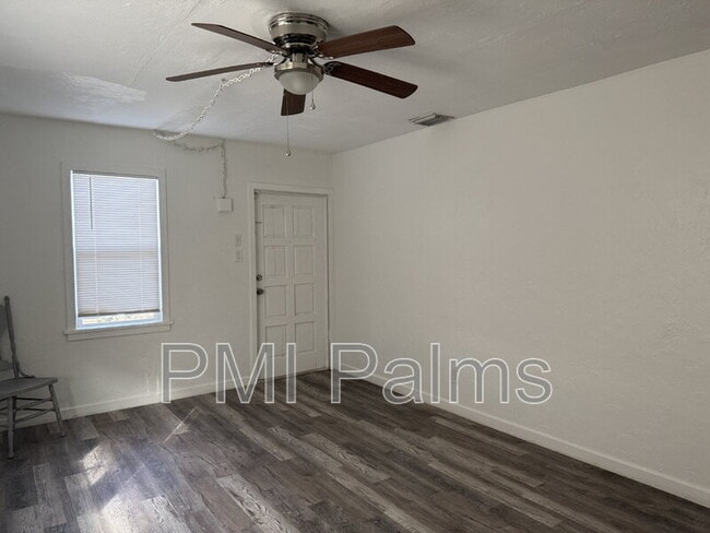 Building Photo - 2412 51st Ave N