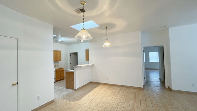 Building Photo - 235 Glenridge Park Ln NE