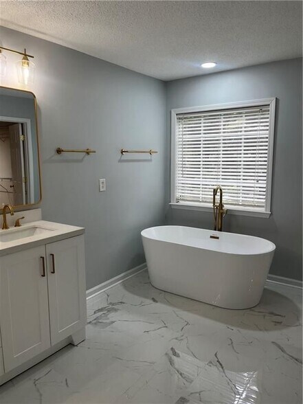 Building Photo - 501 Mullein Trace