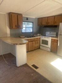 Building Photo - 127 Emily St