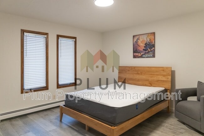 Building Photo - 2422 56th St