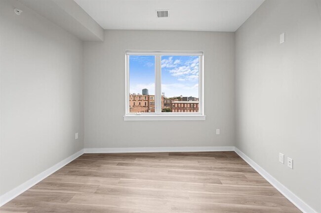 Building Photo - 475 Communipaw Ave