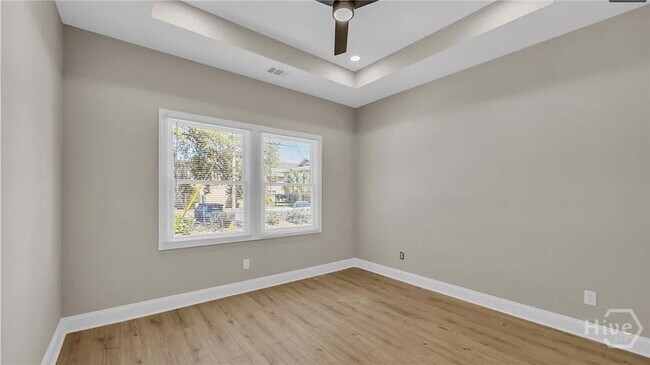 Building Photo - 1019 W 35th St