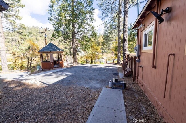 Building Photo - 2242 Deep Creek Dr