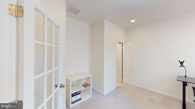 Building Photo - 2517 Francis Ln