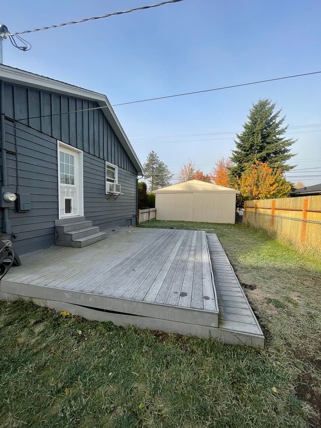 Building Photo - Available now 2 bed 1 bath Audobon / Shadl...