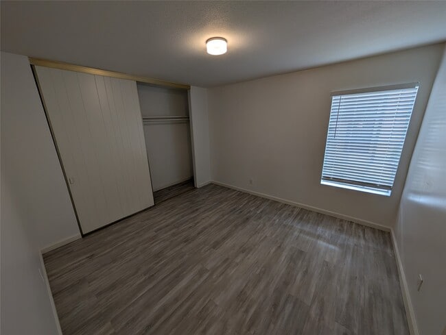 Building Photo - 5550 N Braeswood Blvd