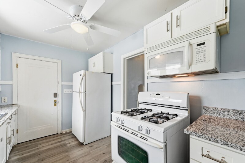 Building Photo - 3611 N Washburn Ave