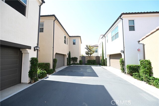 Building Photo - 105 Holly Springs