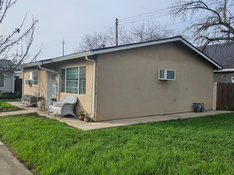 Building Photo - 2704 29th Ave