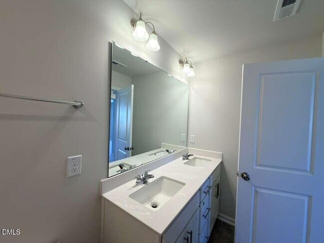 Building Photo - 6025 Grey Colt Wy