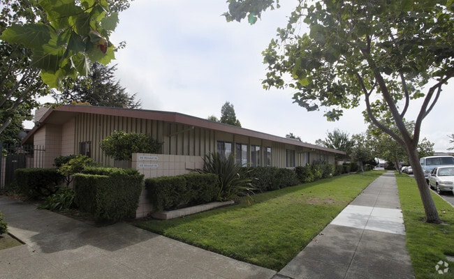 Building Photo - Southshore Garden