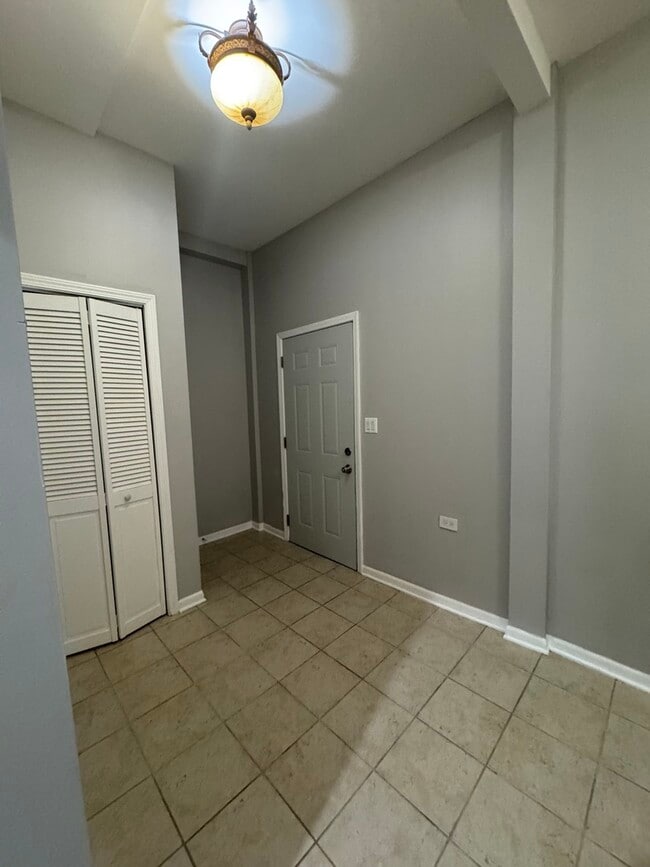 Building Photo - 1630 S Washtenaw Ave.