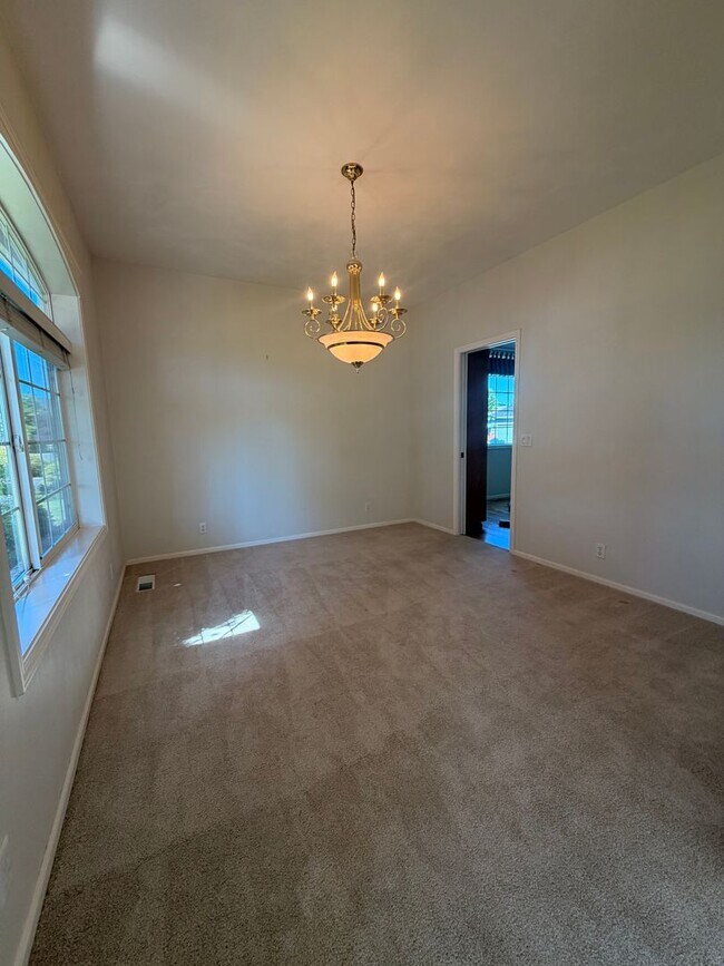 Building Photo - 3- Bedroom home in Hayden Bridge