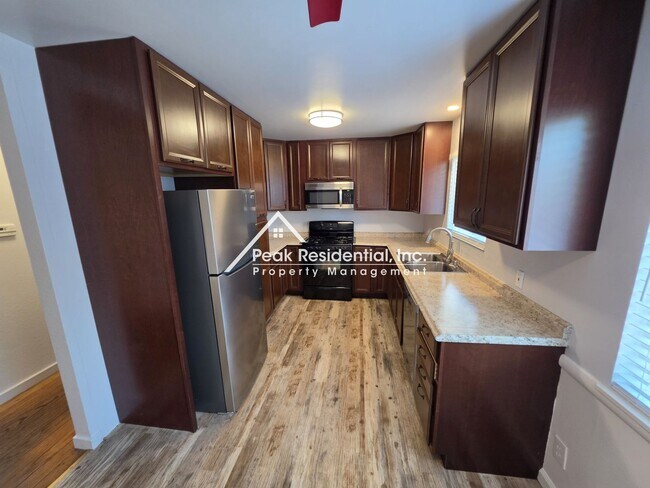 Building Photo - Very Nice 3bd/1.5ba House!