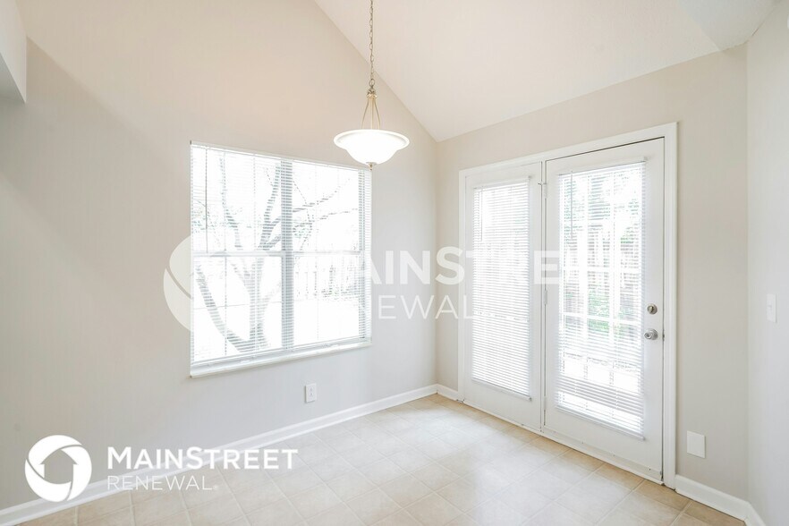 Building Photo - 503 Selsey Ct S