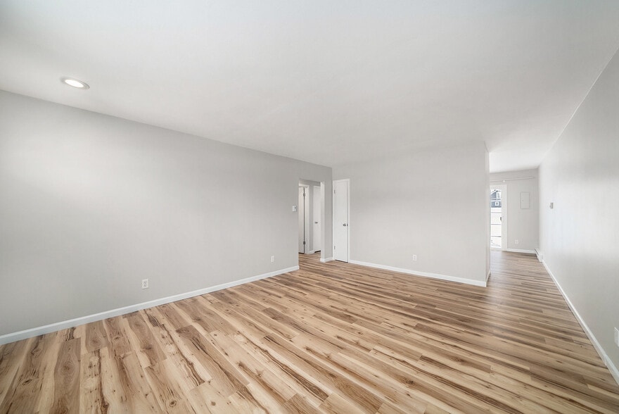 Building Photo - 210 W Locust St