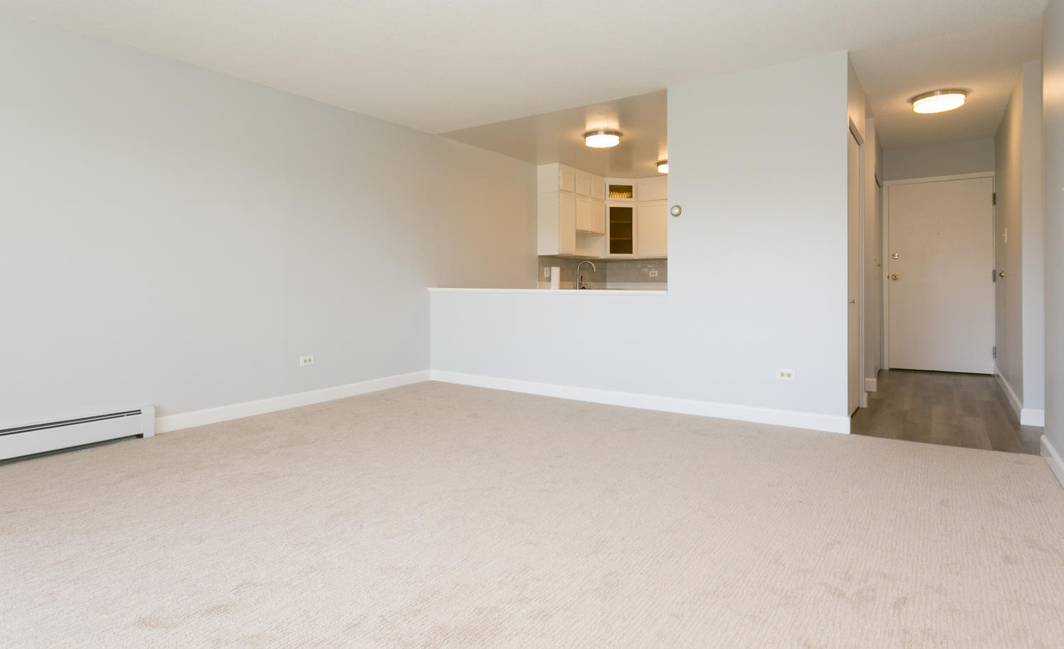 Building Photo - 615 S Alton Way