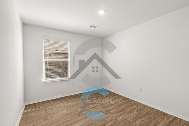 Building Photo - 20 E Sunbelt Ct