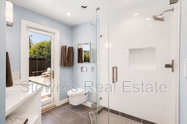Building Photo - 714 Glenside Cir